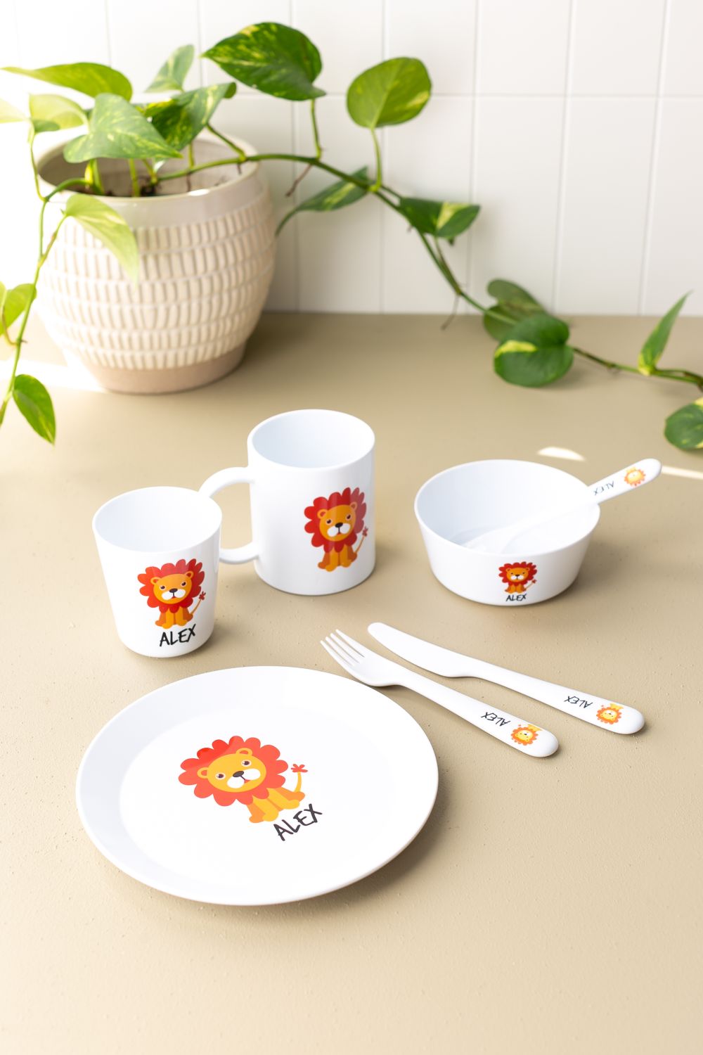 Personalised kids lion tableware set